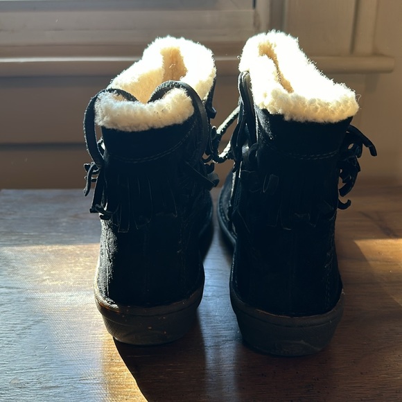 Ugg Boots - Picture 3 of 6